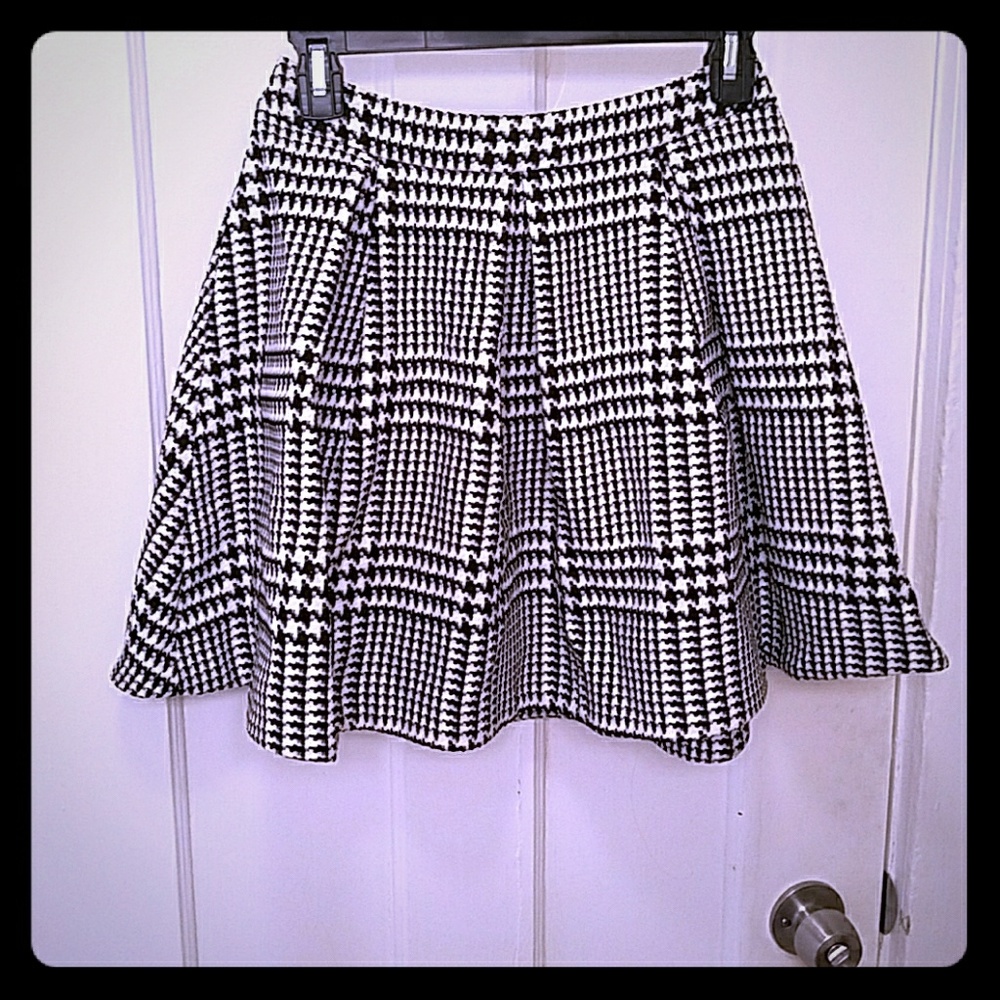 EXPRESS Pleated Plaid Skirt